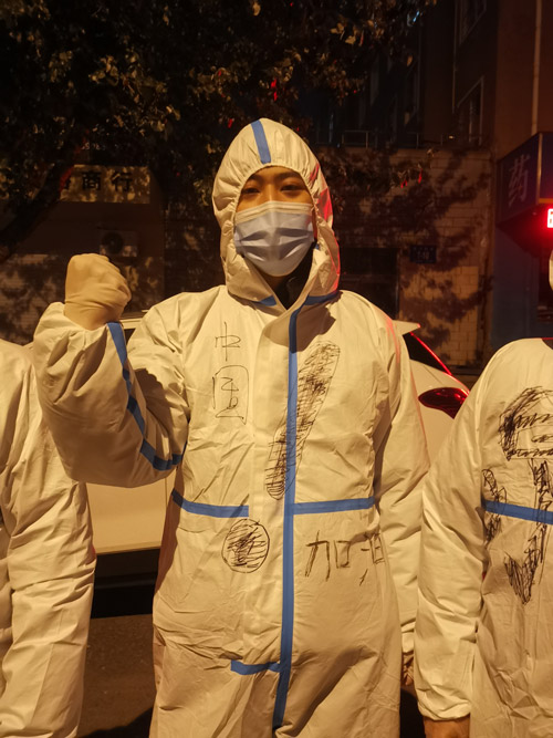 腾博官网诚信为本员工风采