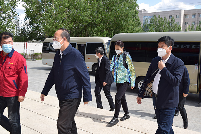 吉林省委常委、常务副省长吴靖平光临腾博官网诚信为本出产基地督导调研